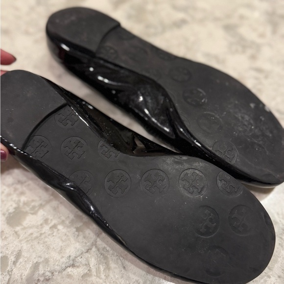 Tory Burch Reva Flats – Black Patent Leather – Good Condition - Picture 4 of 4